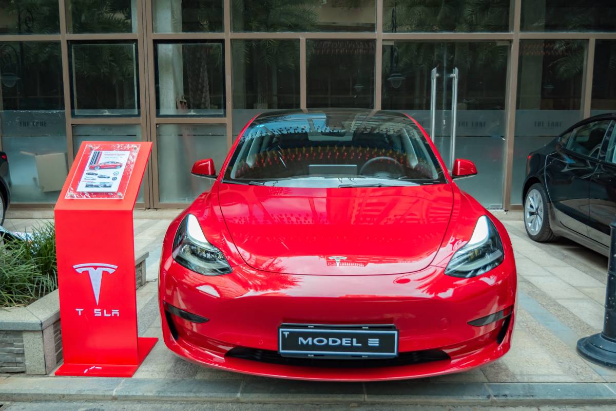 5 Reasons Why a Tesla Is the Optimal Car to Purchase Right Now